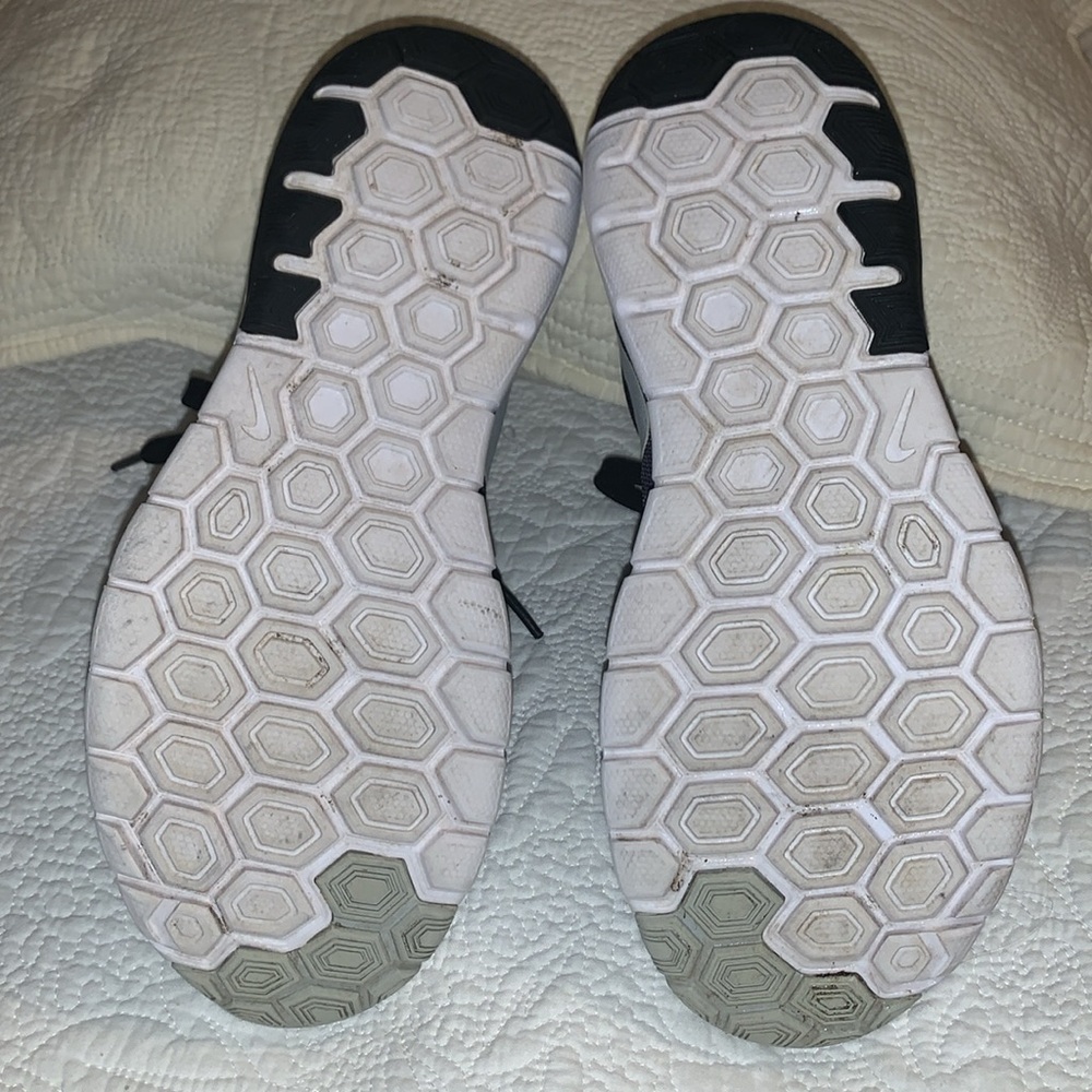 Nike Flex Experience RN5 Running Shoes, EUC, Women 7.5 US, 38.5 EUR, Light Wear - Picture 6 of 12